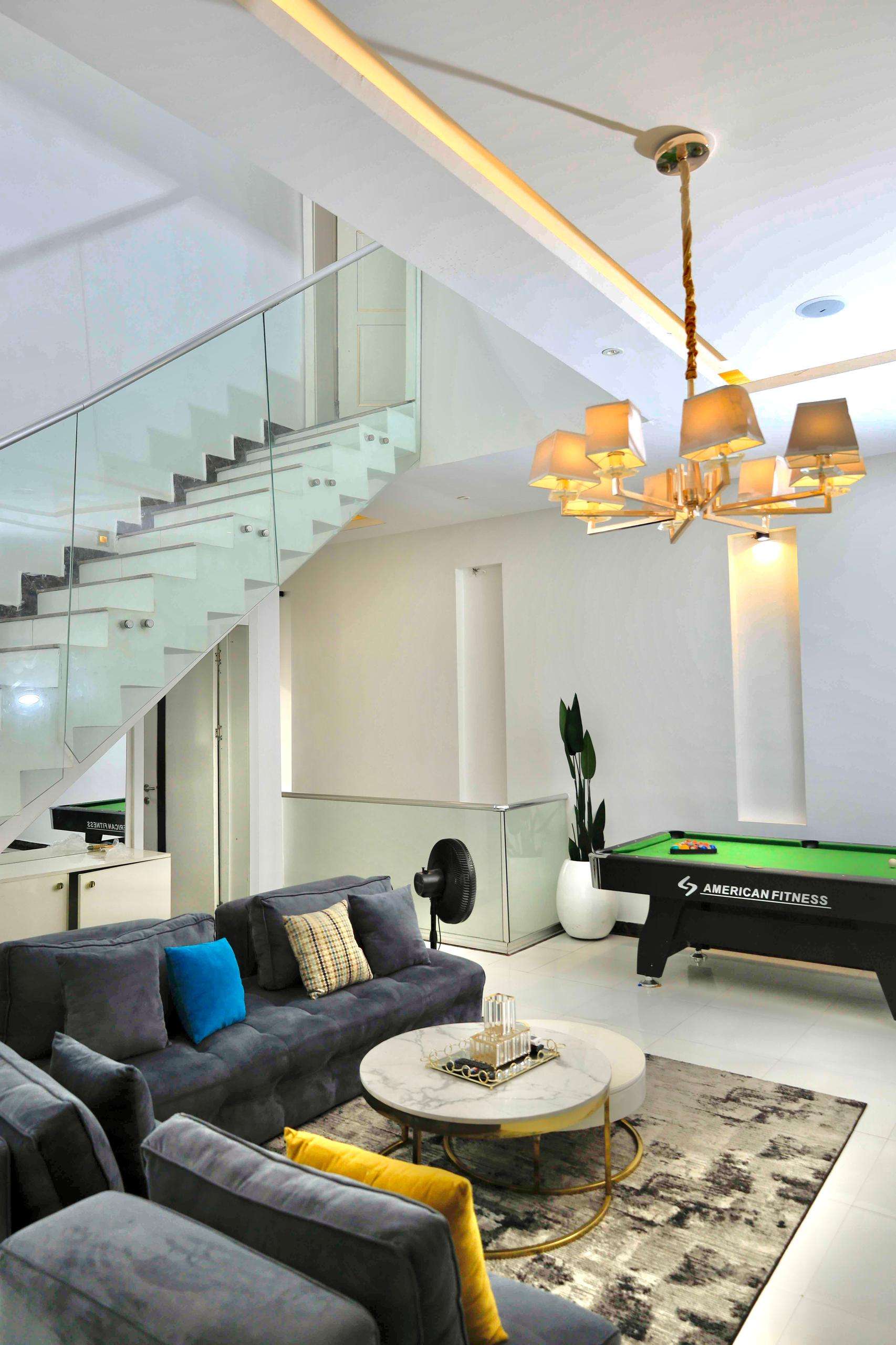 Luxury 4 Bedrooms @Lekki Phase 1, Freedom Way 290K Per Night with A Caution Fee of 100K