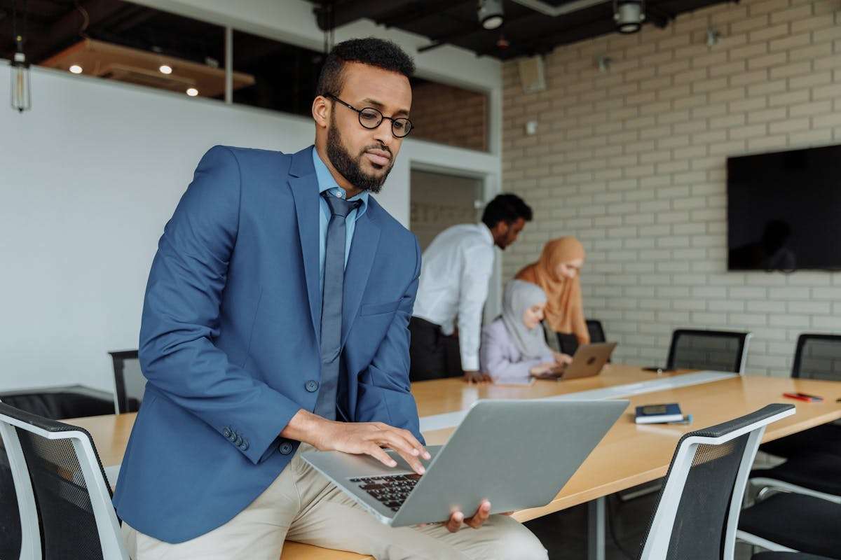 Commercial Management: Know the Market and Opportunities